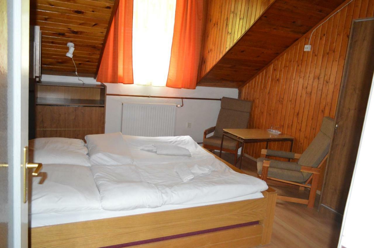 Penzion Borovica Stratena Exterior photo