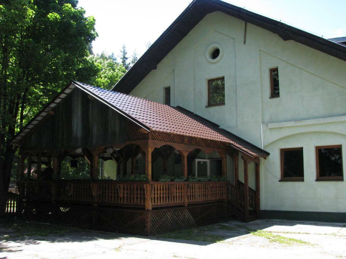 Penzion Borovica Stratena Exterior photo